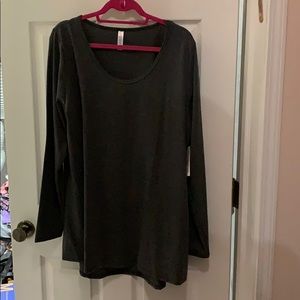 Lularoe Lynnae grey top